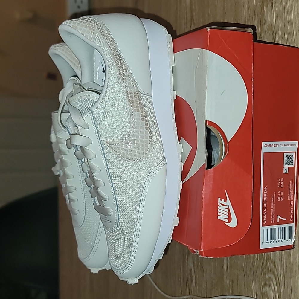 Nike wmns DBreak